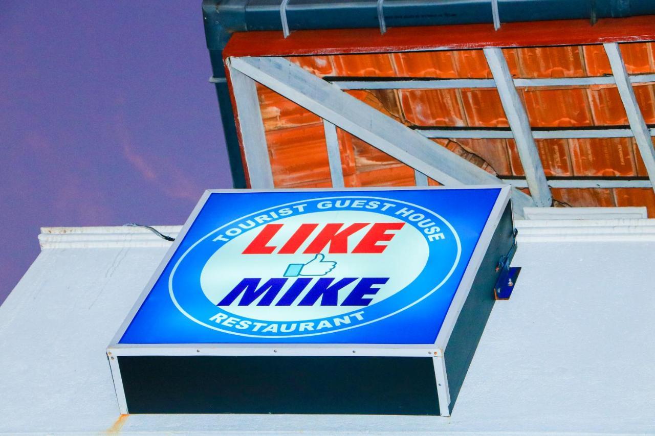 Like Mike Tourist Guest House & Restaurant Negombo Exterior foto